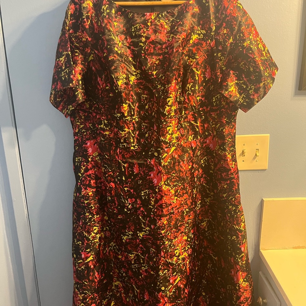 Elegant Black and Red Abstract Midi Dress